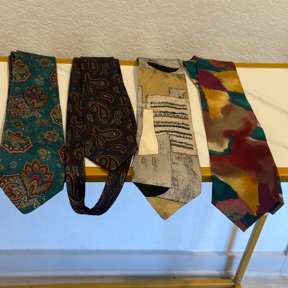 100% SILK Elegant Paisley and Abstract Patterned Ties Set different designers - Picture 8 of 10